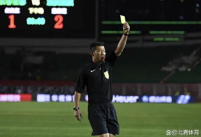 下半场伤停补时6分钟，全场比赛结束，最终曼联0-2西汉姆。